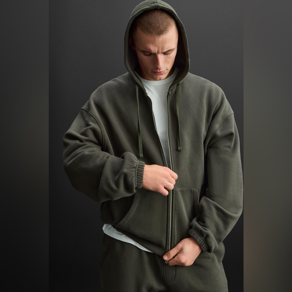 Cabelas Dark Green Zip-Up Hoodie